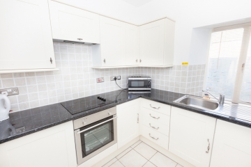 Beachcombers' Holiday Cottage, Mevagissey - Kitchen
